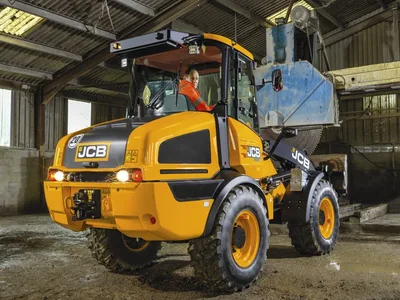 JCB 409 AGRI Lastik Tekerlekli Yükleyici