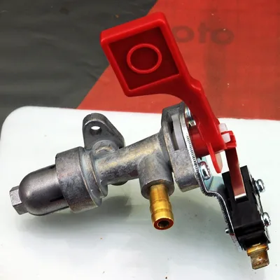 Briggs & Stratton Yakıt Musluğu Swiçli B595319