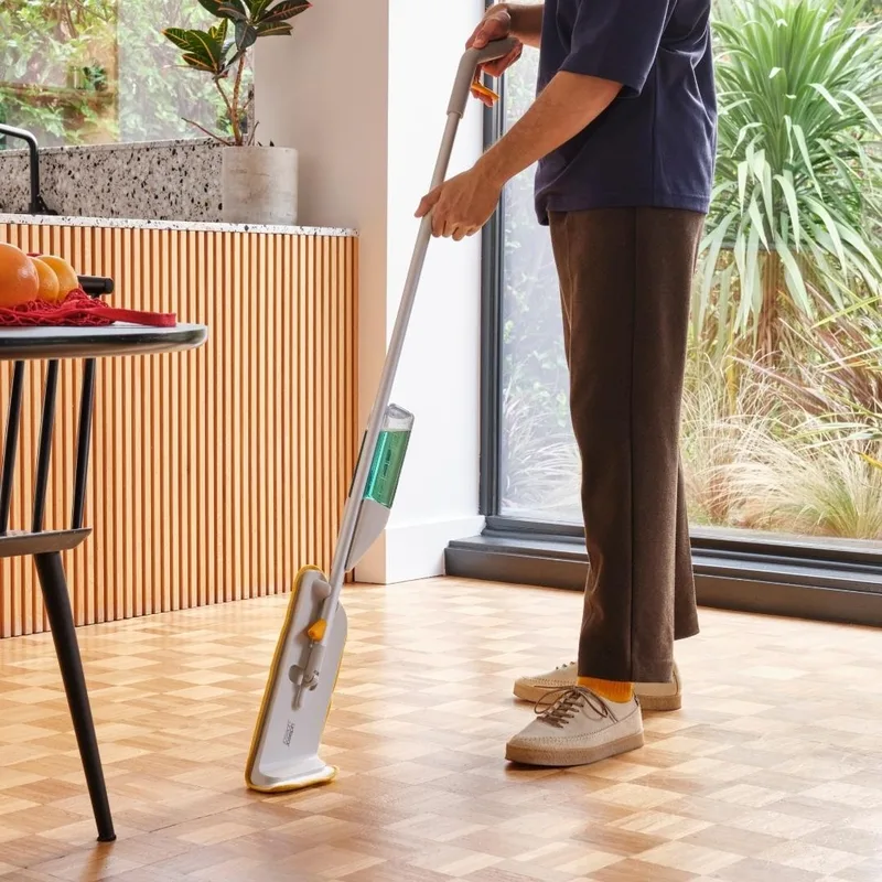 Joseph Joseph CleanTech 2'si 1 Arada Sprey Mop Paspas