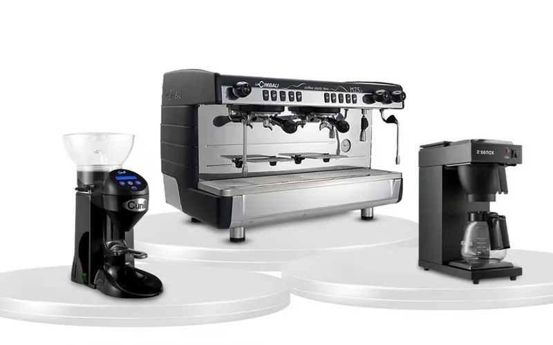 HORECAMARK CAFE SET DARKSOUL Kafe Ekipman Seti La Cimbali M23 UP DT2 TC Siyah Yüksek Şase Espresso Makinesi Cunill Otomatik Siyah Değirmen Coffedio Senox Siyah Filtre Kahve Makinesi