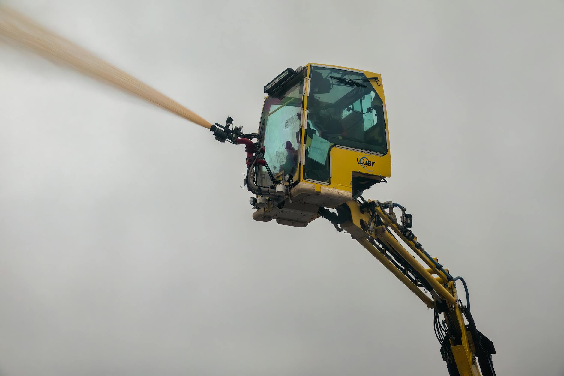 Rotating telehandler