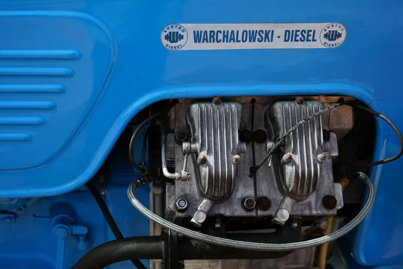 Isuzu motor