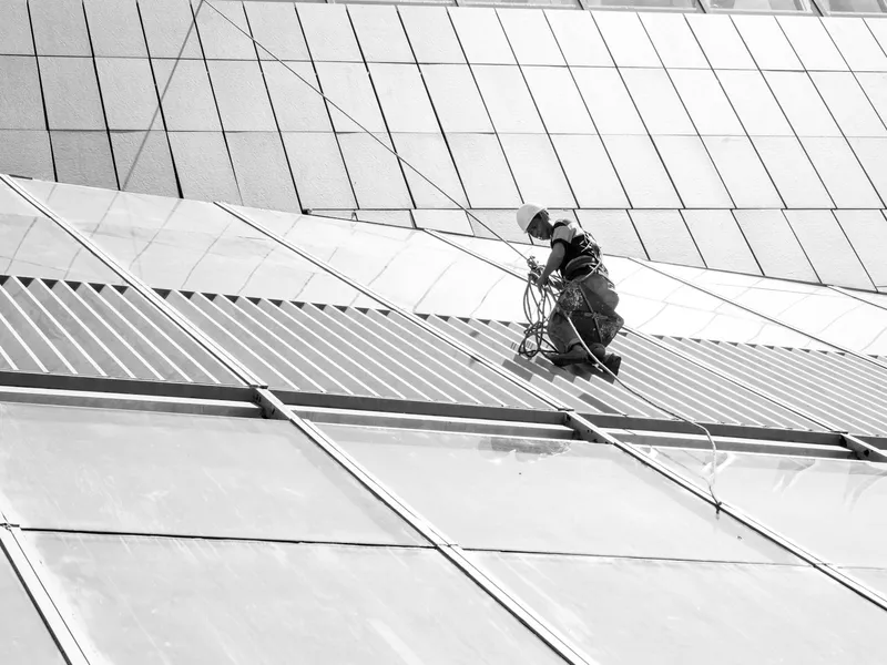 safety harness worker