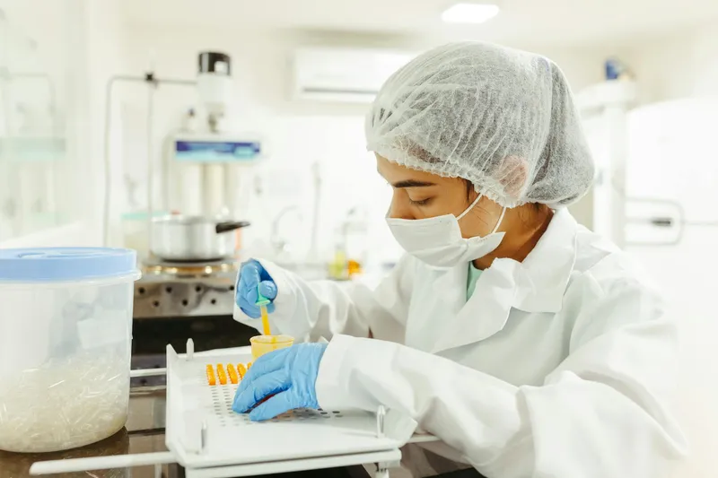 Klasik HACCP'ten ML-Tabanlı Proaktif Gıda Güvenliğine: SQF v9, BRCGS Issue 9, FSSC 22000 v6 ve IFS Food v8'in 2026 Eşiği
