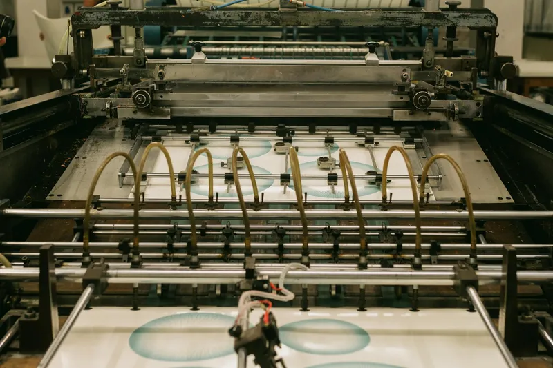 Türkiye Matbaa ve Baskı Makineleri 2026 Rehberi: PPWR, Drupa Sonrası Lansmanlar ve Hibrit Üretime Geçiş İçin Yatırım Pusulası