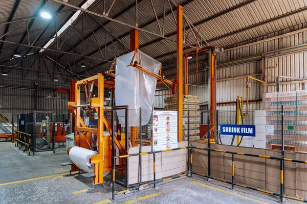 Shrink Paketleme ve Tünel Makineleri Rehberi 2026: Manşonlu Kaplama